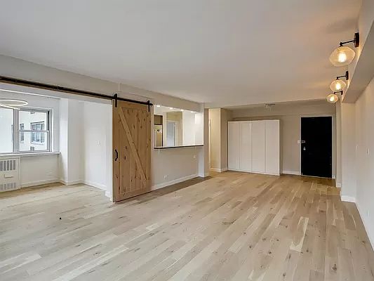 5th image of 40 E 78th St #12B