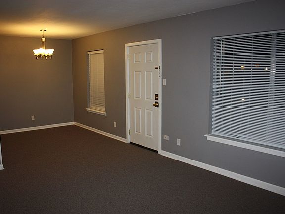 4th image of 3820 Fairfield Ave #78