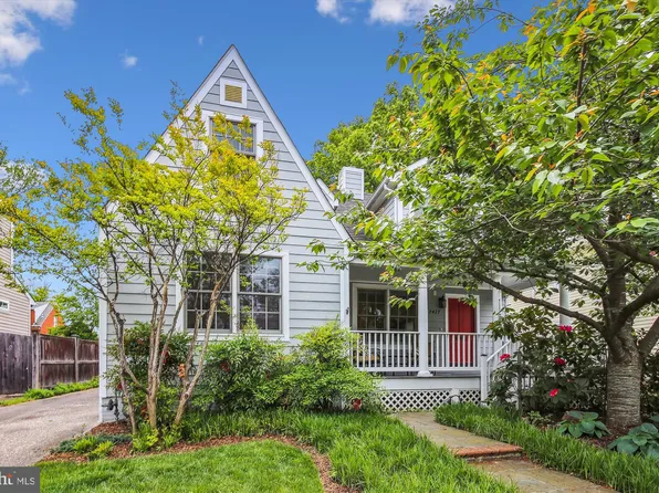 2417 Davis Ave, Alexandria, VA 22302