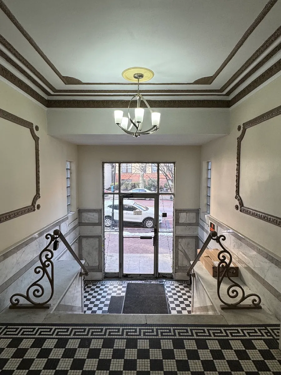 Building Photo - 6020 Boulevard E #32