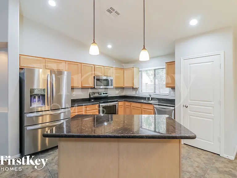 8027 S 27th Way — Photo 7