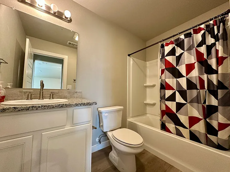 2933 Abbeville Ave — Photo 8