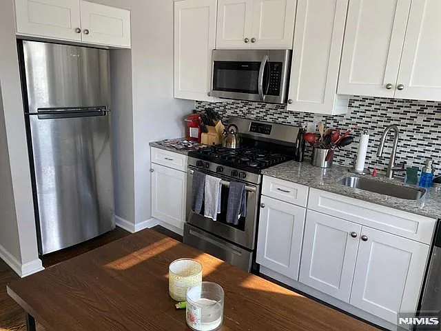 2 bed, $2,000 — Photo 4