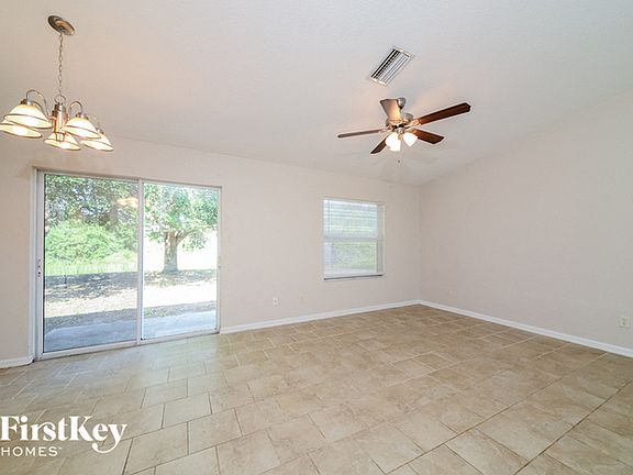 3rd image of 4957 Dewberry St