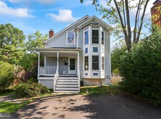 8421 Hollis Ln, Vienna, VA 22182