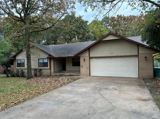 1612 S 14th Pl, Rogers, AR 72758