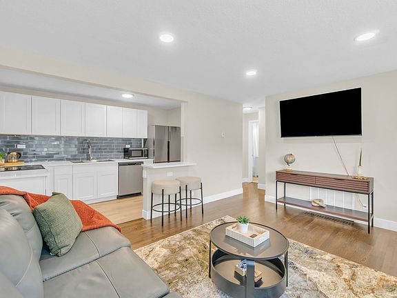 3rd image of 2405 W 39th Ave