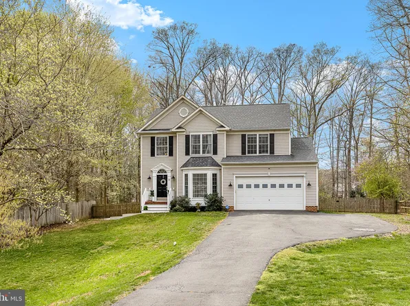 10 Fresh Water Dr, Fredericksburg, VA 22405