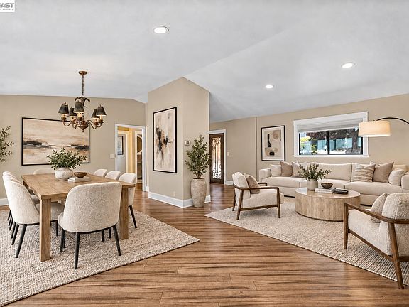4th image of 28016 Whitestone Ct
