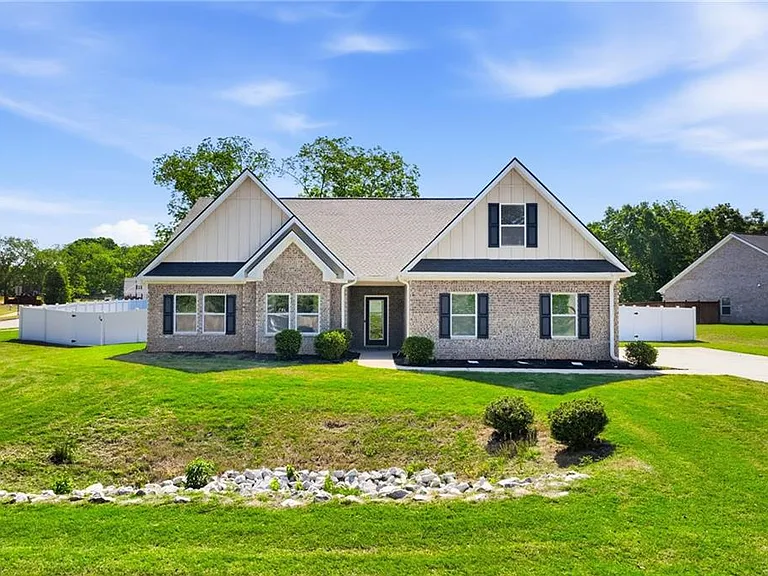 201 Cades Ct — Photo 39