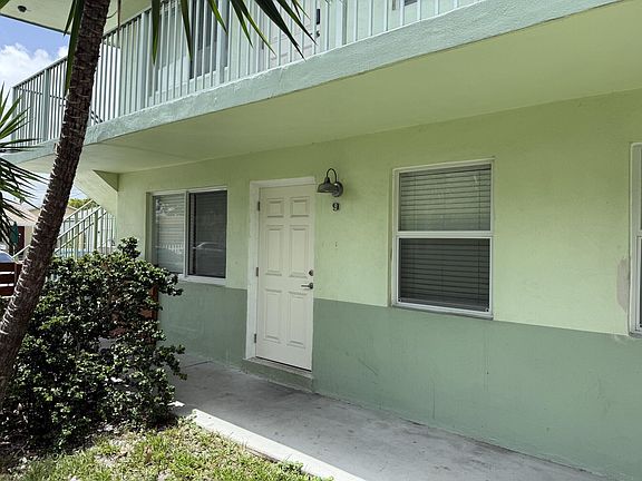 2nd image of 1118 N H St #14