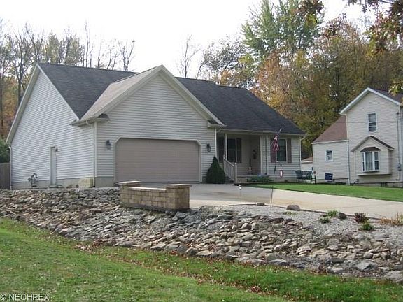 2nd image of 948 Eastwood Ave
