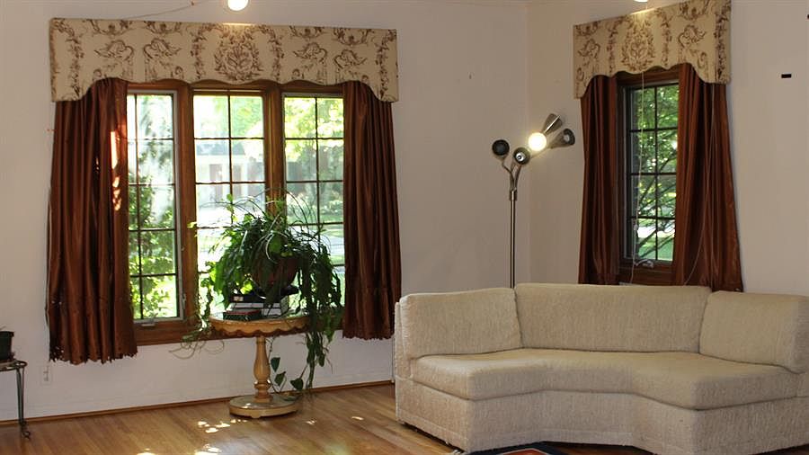 2nd image of 2807 Barrington Dr