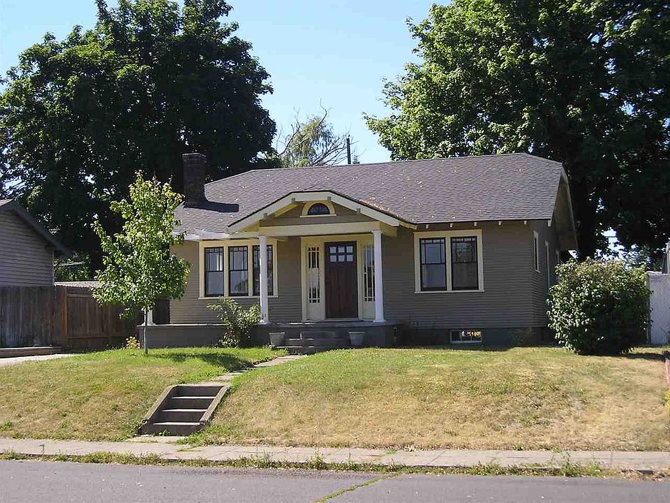 1st image of 2220 E Everett Ave