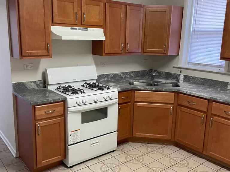 2850 N Austin Ave #1 — Photo 3