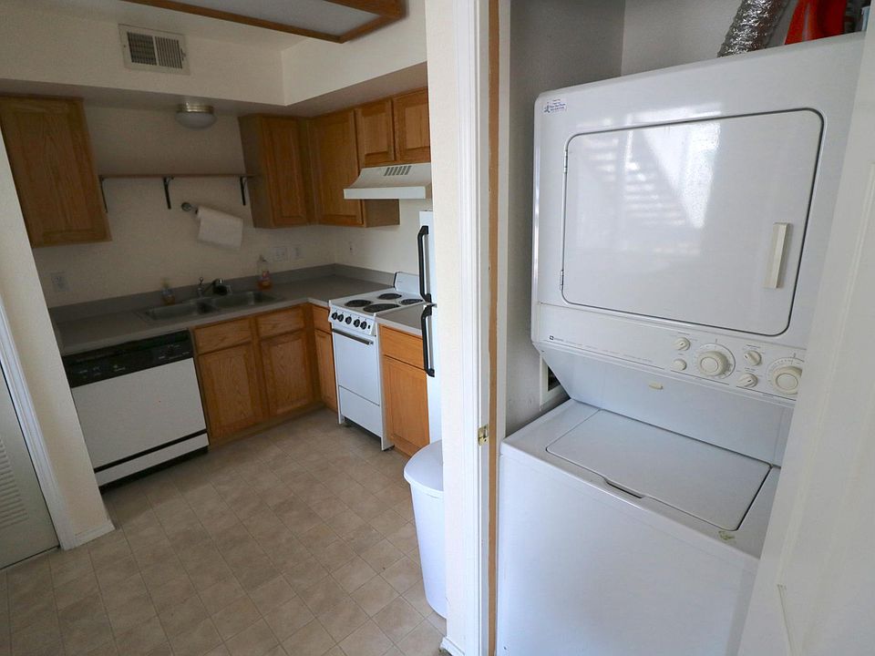 Kitchen, laundry