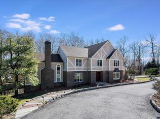 5 Burlington Pl, Woodcliff Lake, NJ 07677