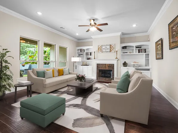 12516 Chartres Dr, Gonzales, LA 70737