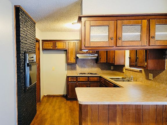 5th image of 9600 Sandy Ln