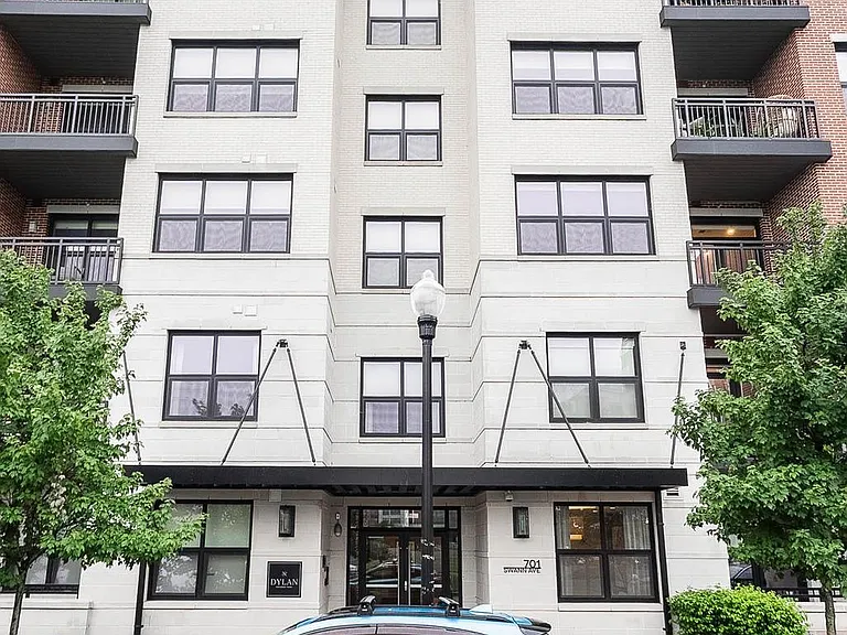 701 Swann Ave #503 — Photo 2