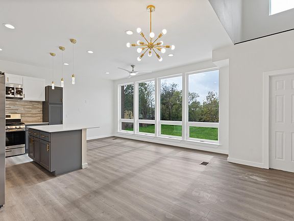 3rd image of 4528 Live Oak St #2