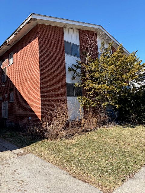 2nd image of 18625 Schoenherr St #3