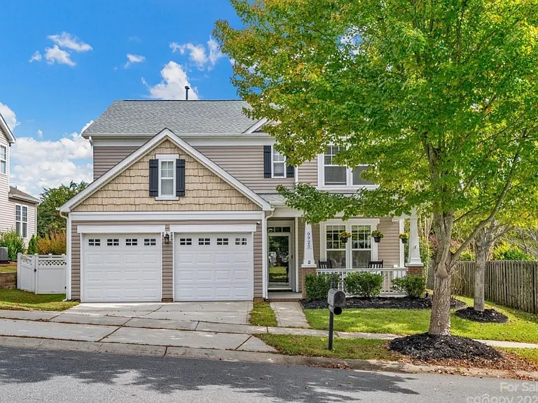 9925 Shellview Ln — Photo 1