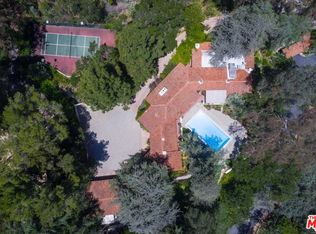 39 Oakmont Dr, Los Angeles, CA 90049