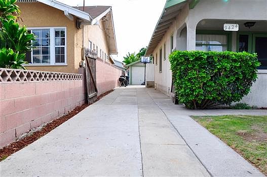 2nd image of 9424 Los Angeles St