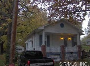 3 Rosa Ave, Godfrey, IL 62035