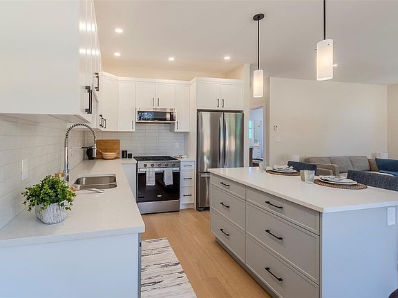 3rd image of 1234 Viewtop Rd #114