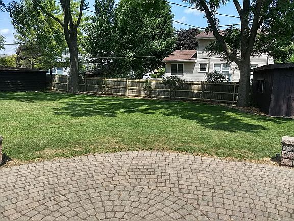 4th image of 1545 Crestwood Ct