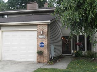 15508 Roxboro Dr, Middleburg Hts, OH 44130