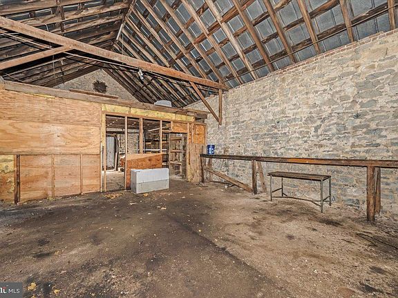 5th image of 486 Antietam Dr