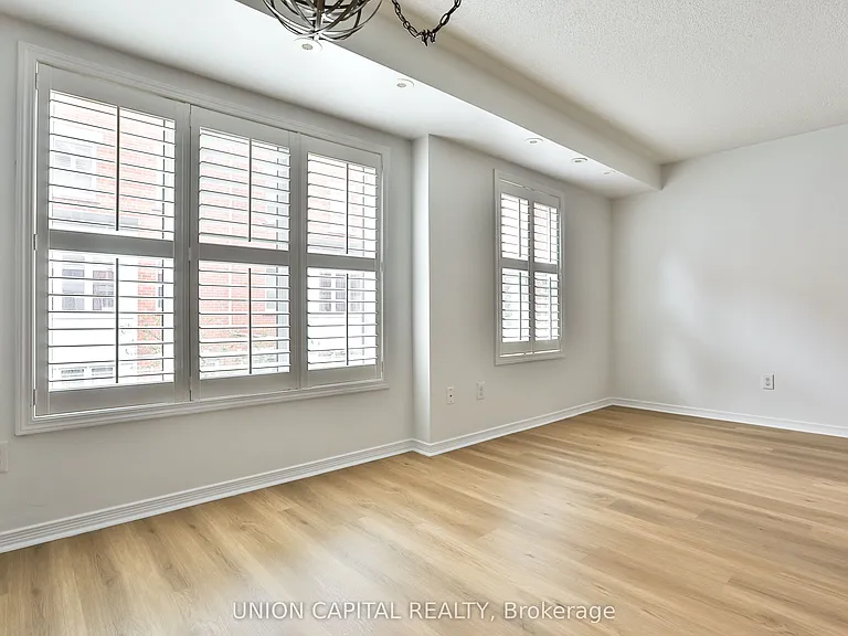 24 Florence Wyle Ln #6 — Photo 5