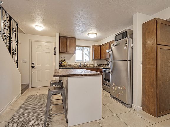 5th image of 19865 SW 68th Ave