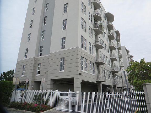 3rd image of 1789 Miami Gardens Dr #W301