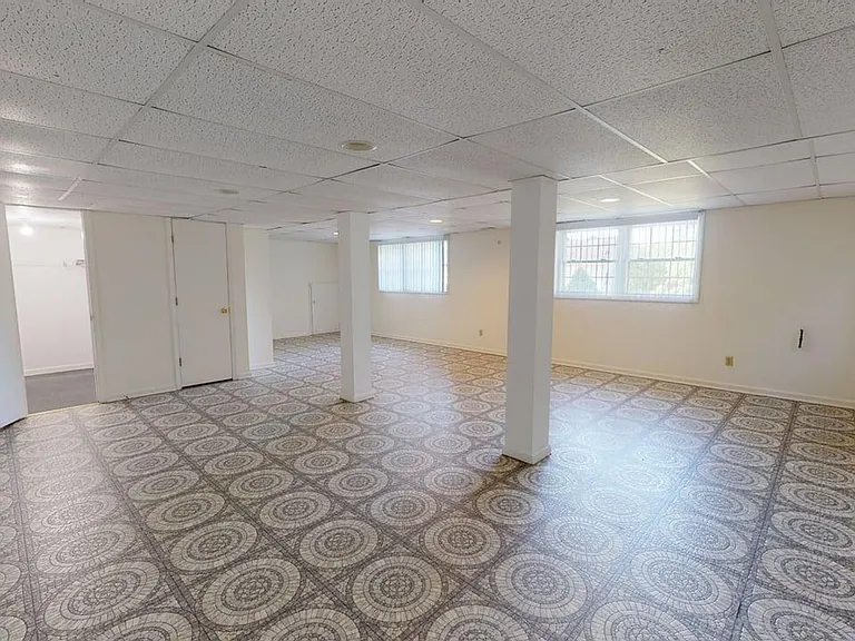 975 Murray Ln — Photo 35