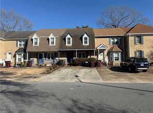 307 Middle Oaks Dr, Chesapeake, VA 23322