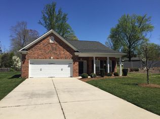 677 Stafford Park Dr, Kernersville, NC 27284