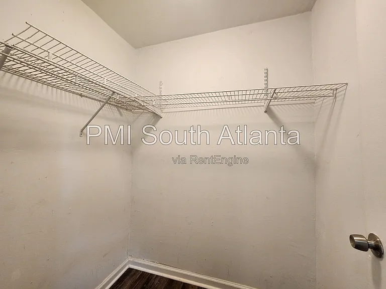 348 N 17th St — Photo 11