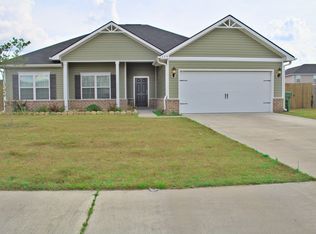 729 Burke Dr, Hinesville, GA 31313