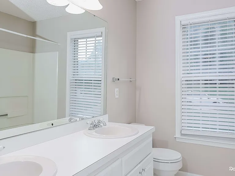 108 Biltmore Dr — Photo 10