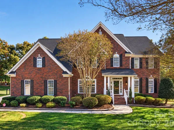 10826 Persimmon Creek Dr, Charlotte, NC 28227