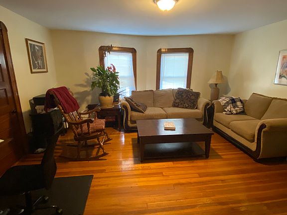 4th image of 62 Simpson Ave #3