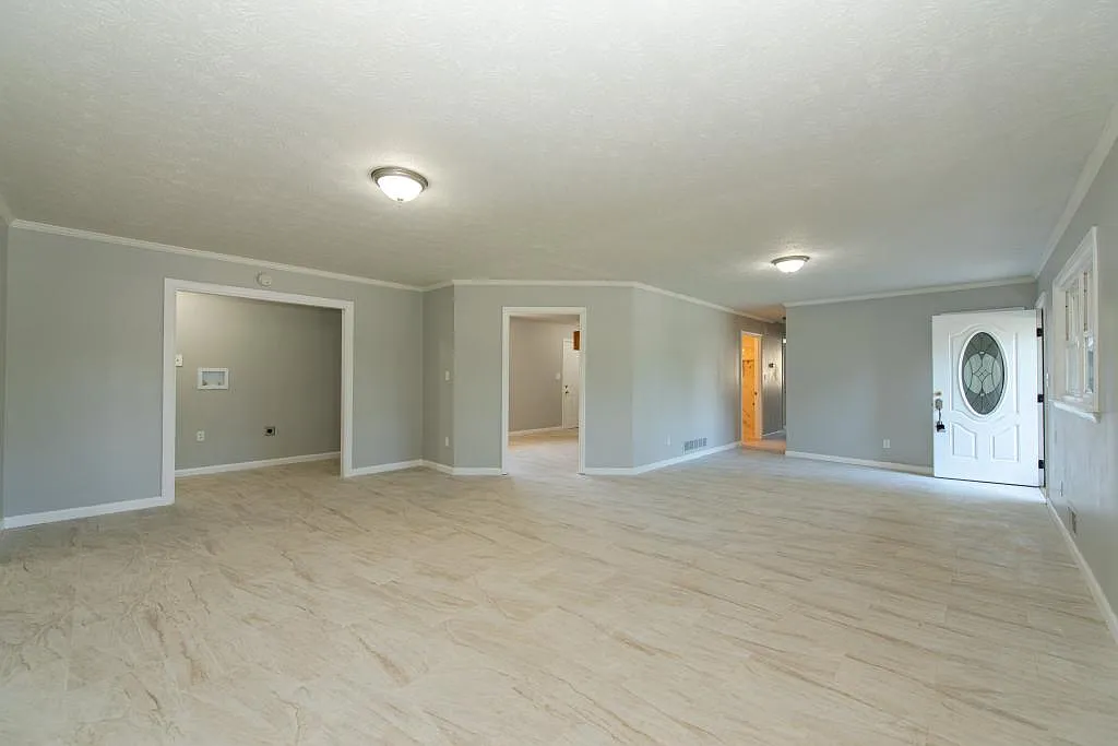 8909 Channing Dr — Photo 4