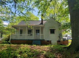 208 13th St NW, Hickory, NC 28601