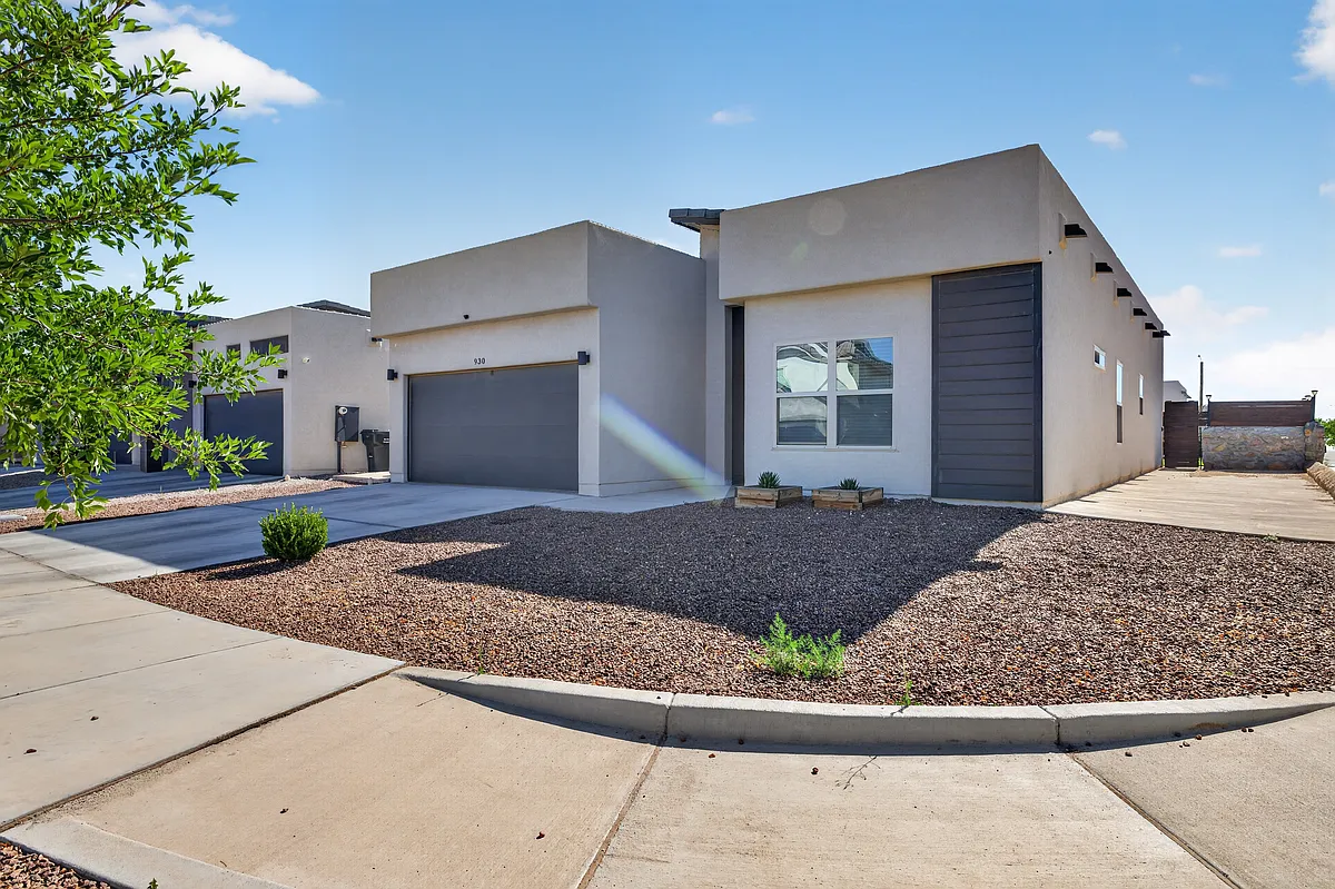 Building Photo - 930 Bicknor Pl