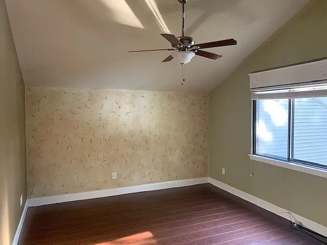 16 Greenbriar Dr — Photo 12
