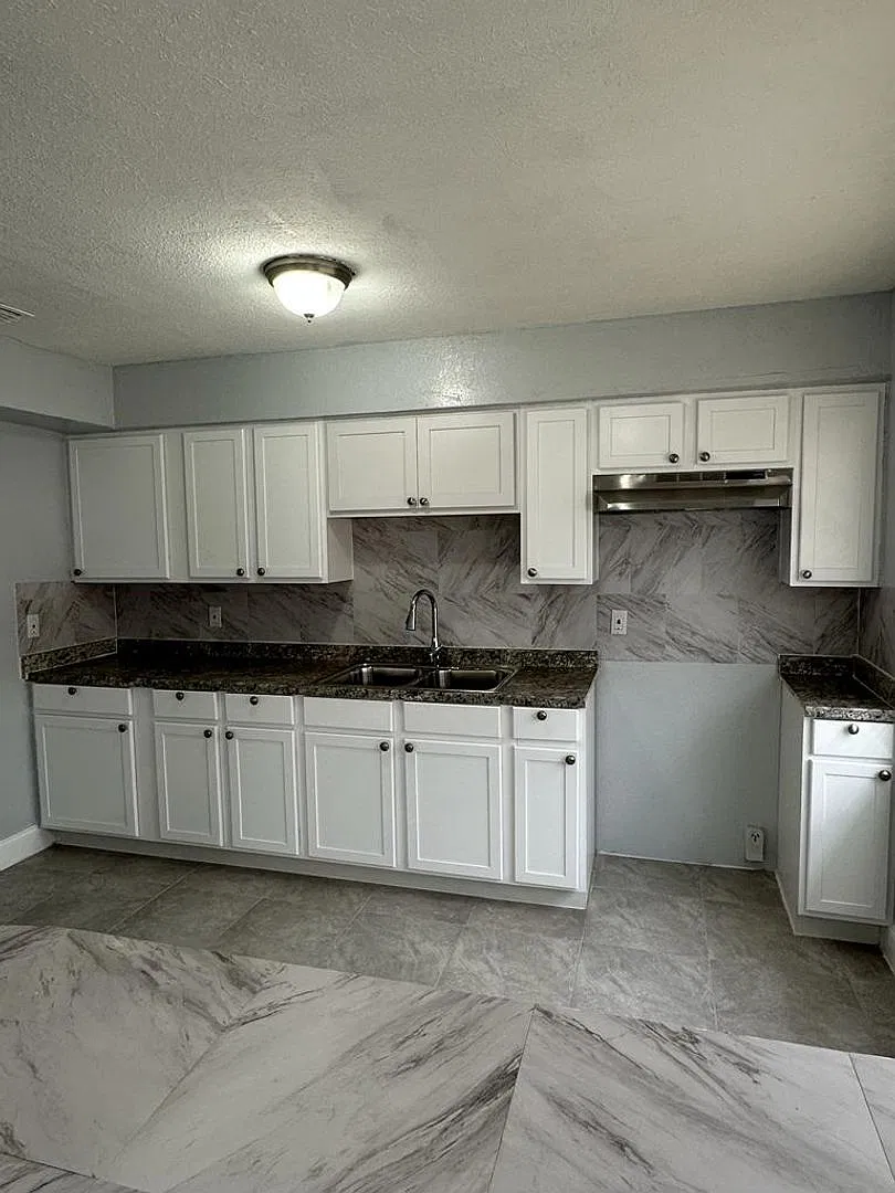 712 Eaverson St. — Photo 3